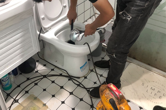 海伦疏通下水道